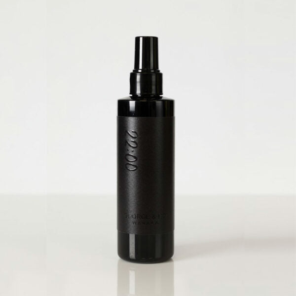 GEORGE & EDI PERFUMED ROOM SPRAY 22:00 WE SURRENDER TO SLEEP IN BLACK BOTTLE